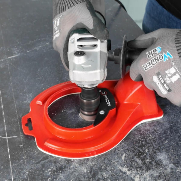 Vykružování otvorů s odsávacími kryty - boční panel